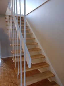 Rénovation et installation escalier en bois à Mascouche - Rénovations et Plancher Castilloux de Repentigny