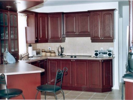 armoire de cuisine en bois avant (rénovation de cuisine Lanaudière) - Plancher et Rénovation Castilloux